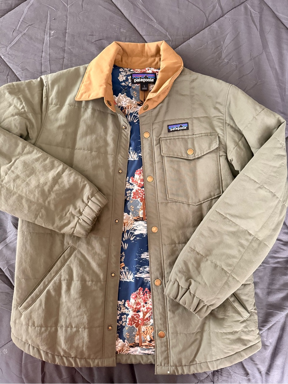 Patagonia Youth Large Green & Tan Insulated Jacket – Nylon
